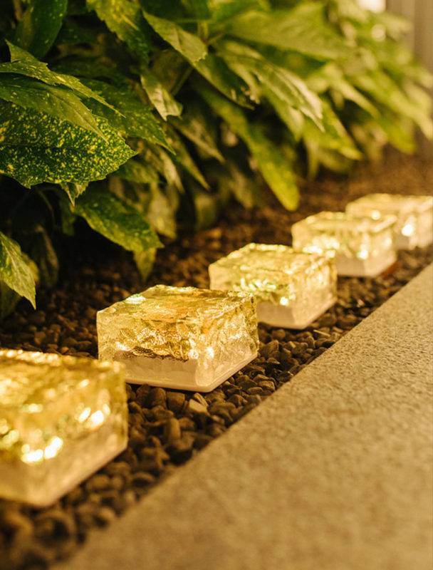 LED Ice Cube Solar Garden Light